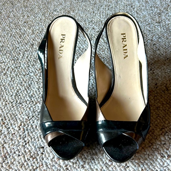 Prada patent leather heels - Picture 1 of 5